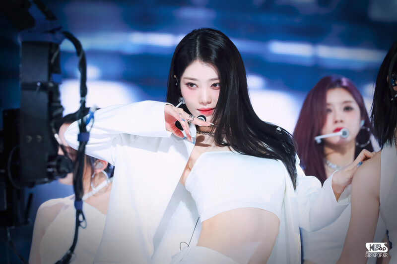 24030 Kep1er Xiaoting - 'PROBLEM' at Inkigayo documents 1