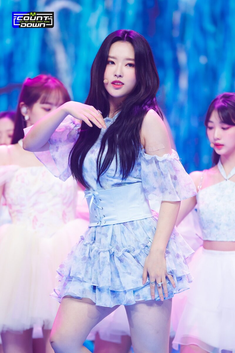 220623 LOONA - 'Flip That' at M Countdown documents 21