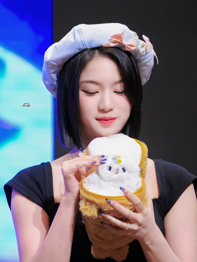 240804 STAYC Isa - Apple Music Fansign documents 7