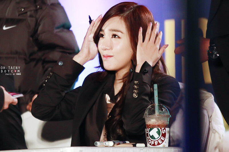 140316 Girls' Generation Tiffany at Cheonggye Fansign documents 4