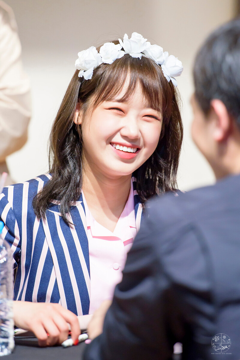 180401 Weki Meki Yoojung at Songpa & Jungu 'Lucky' Fansigns documents 10