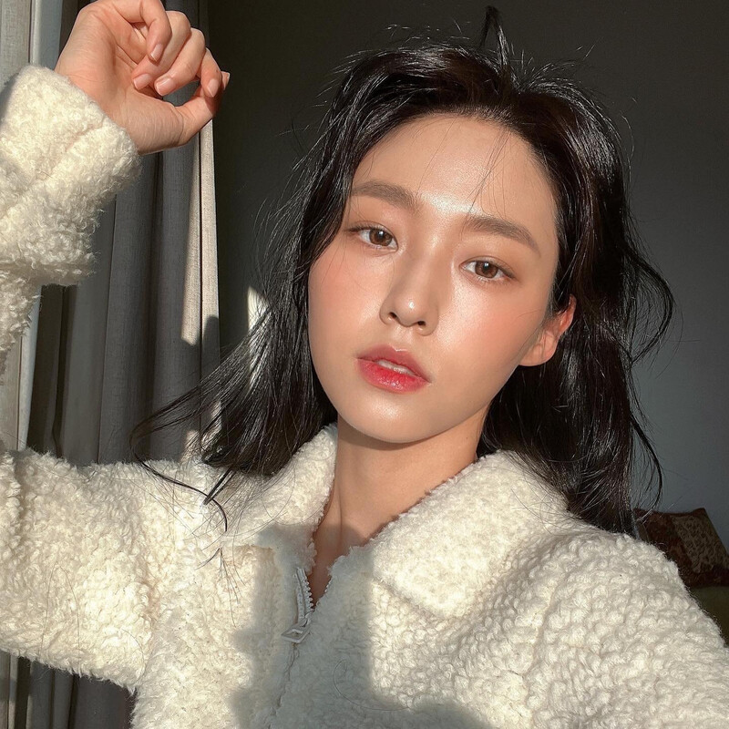 220312 AOA Seolhyun Instagram Update documents 1