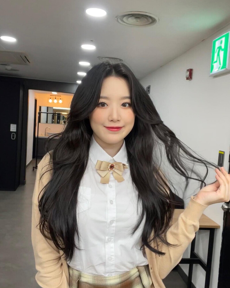 220521 (G)I-DLE Shuhua Instagram Update documents 9