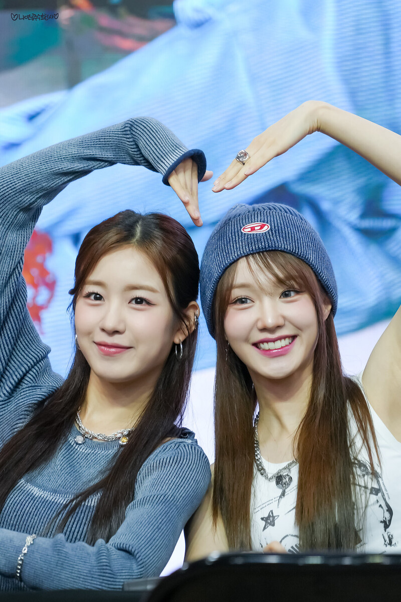 231029 WOOAH - NANA & WOOYEON at fansign event documents 2