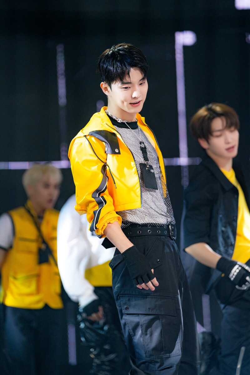 231126 The Boyz Q - 'WATCH IT' at Inkigayo documents 2