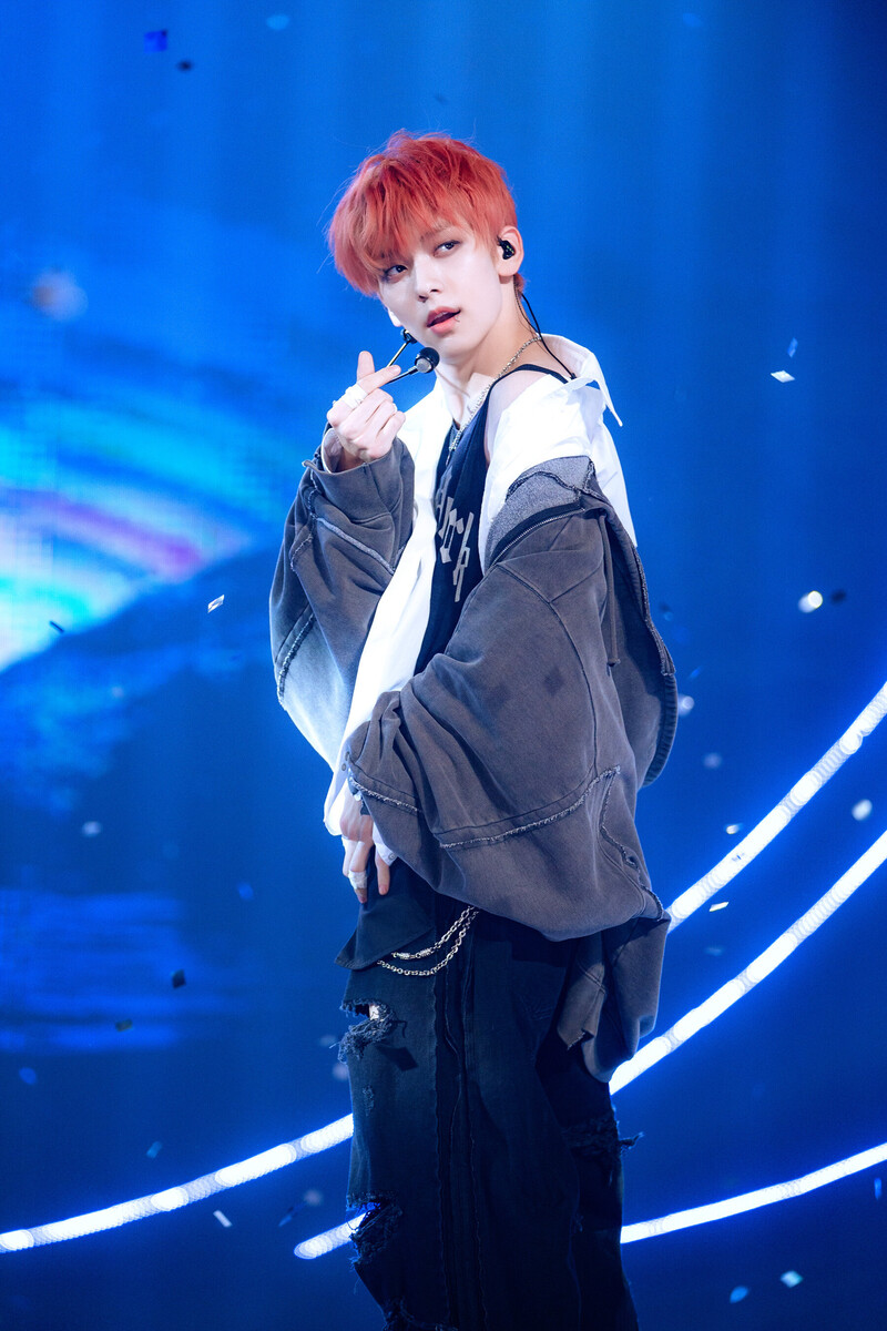 240414 TXT Soobin - 'Deja Vu' at Inkigayo documents 5