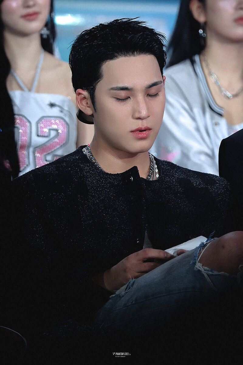 250105 SEVENTEEN Mingyu at Golden Disc Awards 2025 documents 12