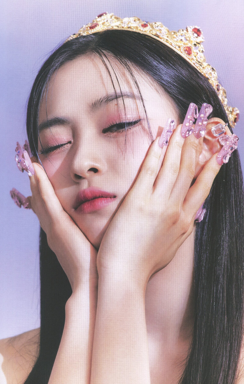 ITZY 'CHECKMATE' Album Scans (Ryujin ver.) documents 3