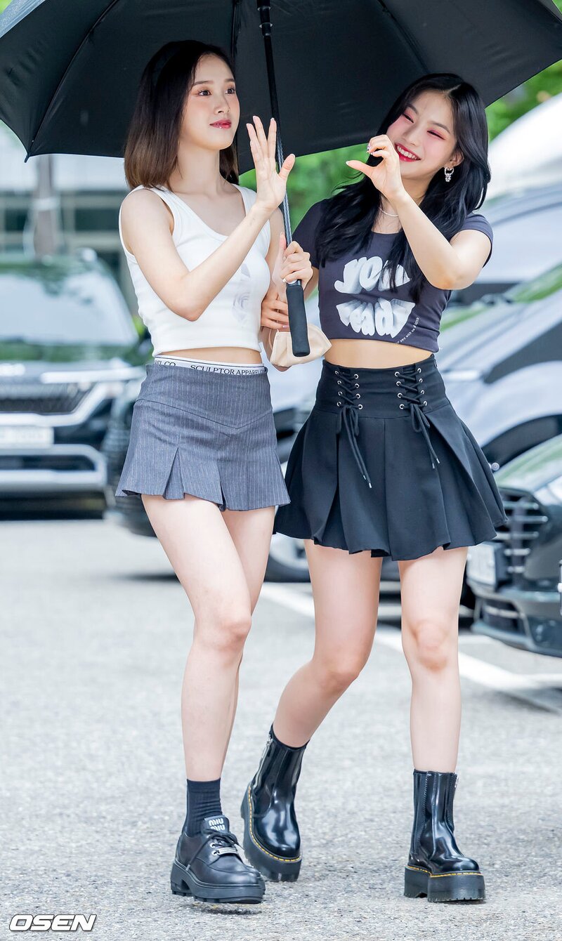 220805 STAYC Isa & J - Music Bank Commute documents 4