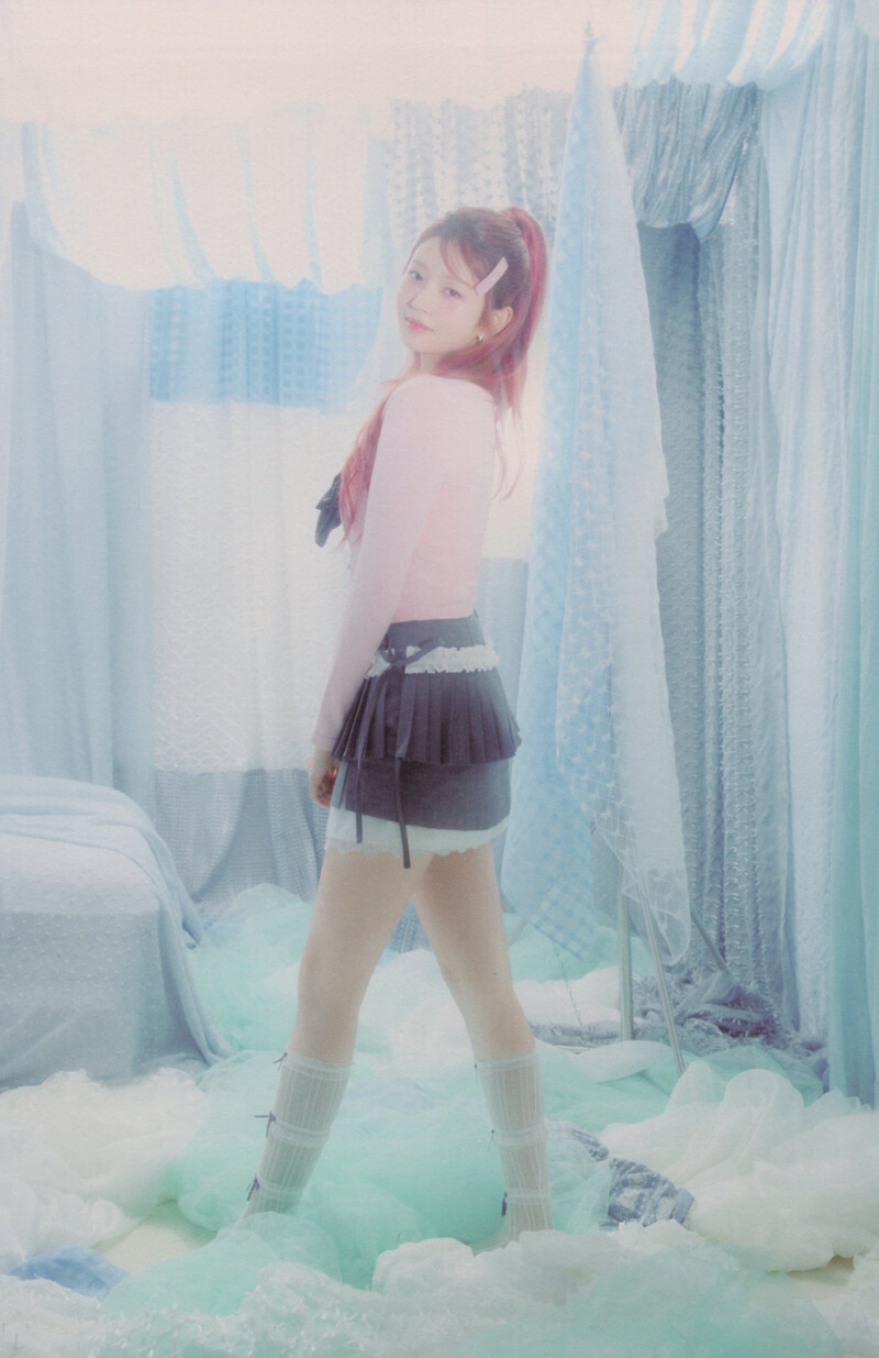 IVE - 2024 Season’s Greetings ‘A Fairy's Wish’ (Scans) documents 3