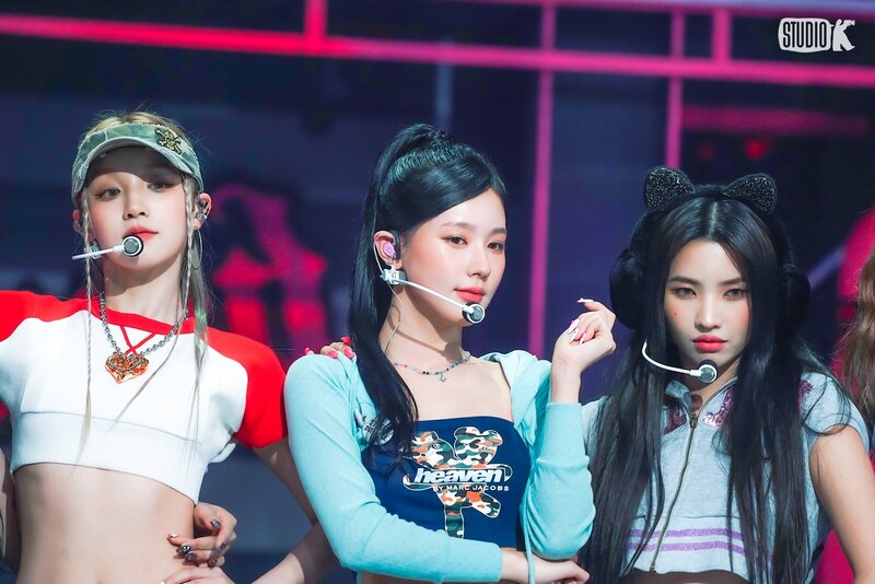 230519 (G)I-DLE - ‘Queencard’ at Music Bank documents 14