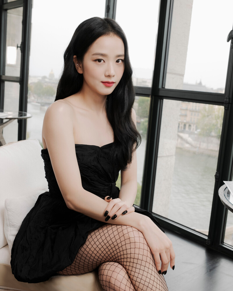 BLACKPINK Jisoo 2023 Dior Spring-Summer Show Day Diary Photoshoot documents 9