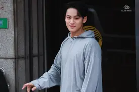 241018 SEVENTEEN Mingyu - KBS Music Bank Commute