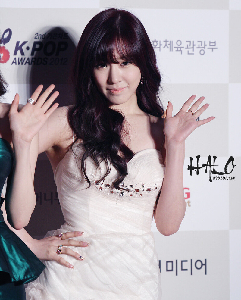 130213 Girls' Generation Tiffany at Gaon Chart Awards documents 2