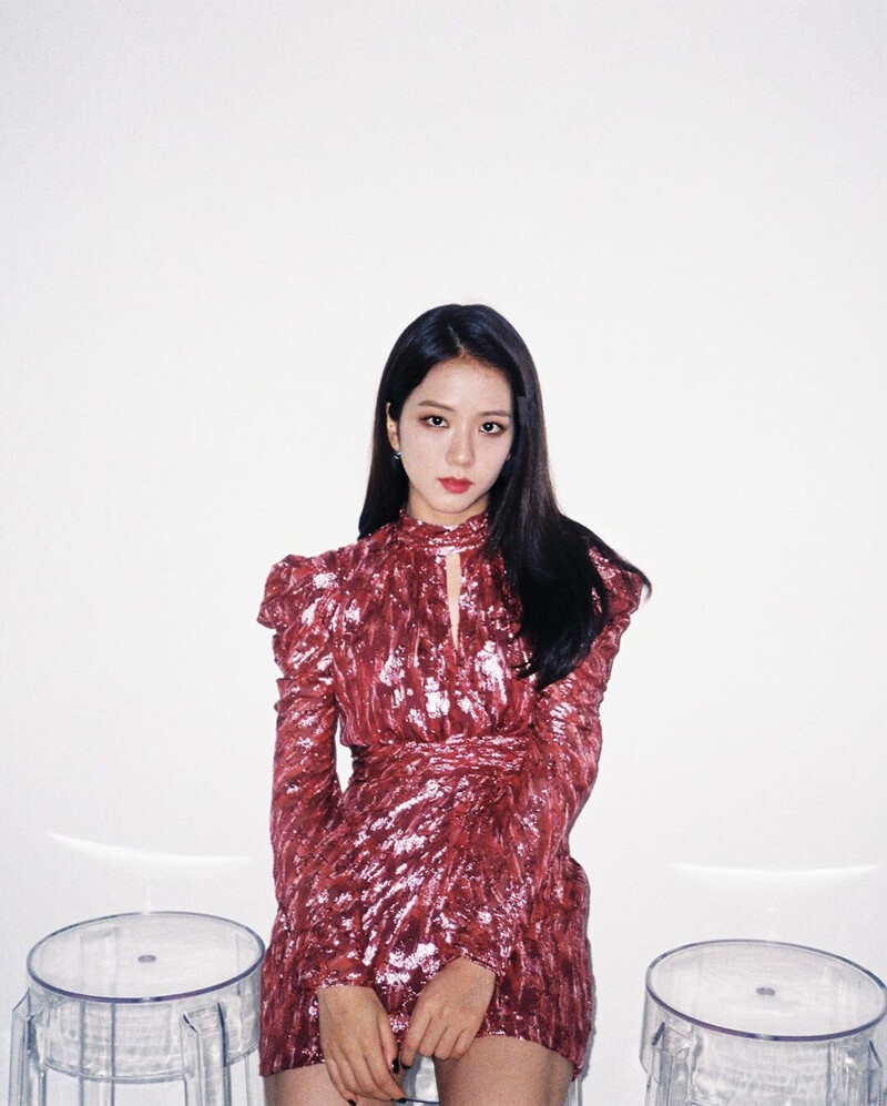 191113 JISOO Instagram Update documents 4