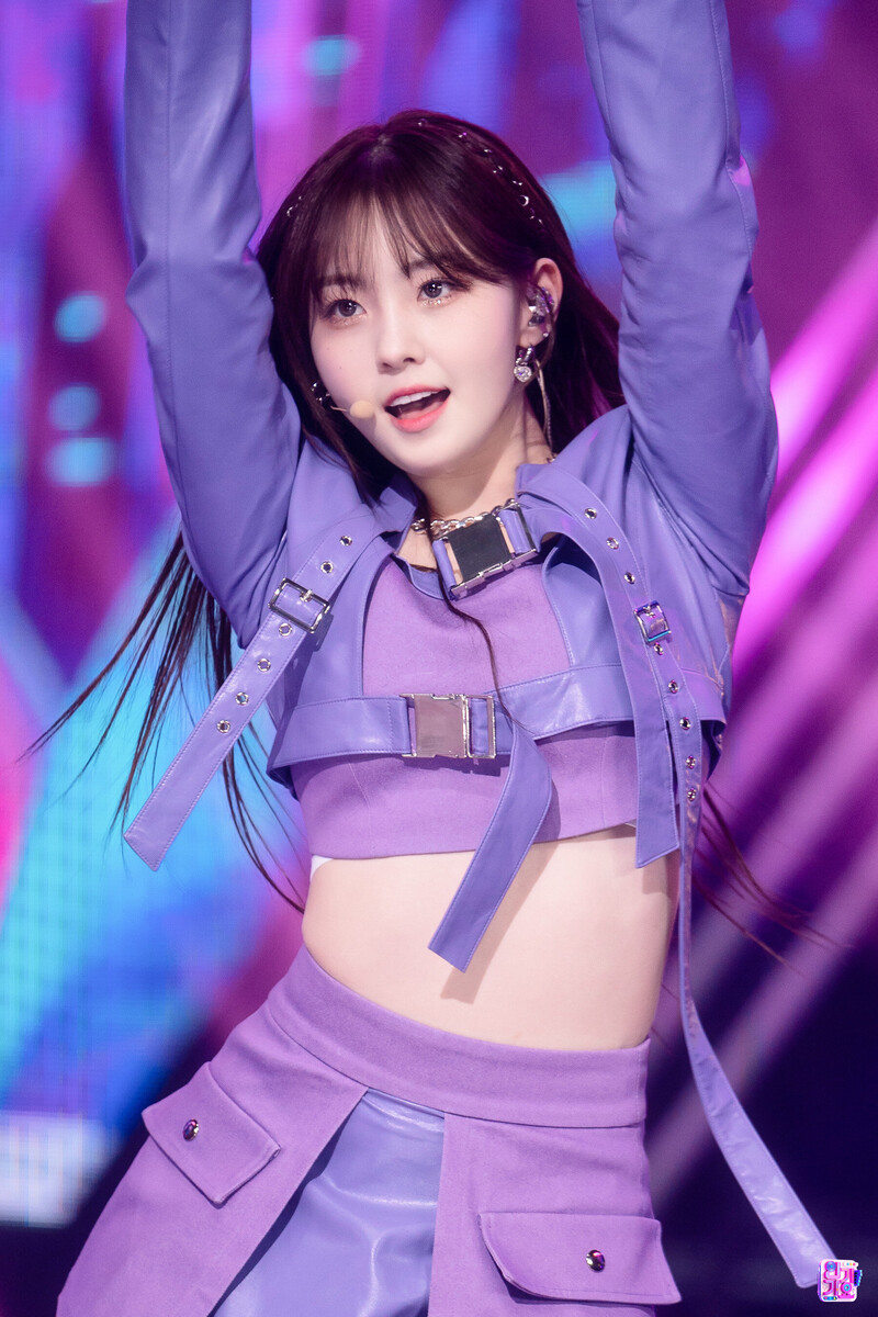 221106 Kep1er Chaehyun - ‘We Fresh’ at Inkigayo documents 3