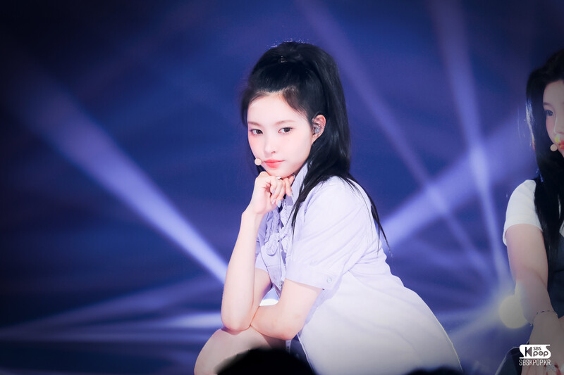 240407 ILLIT Yunah - 'Magentic' at Inkigayo documents 2