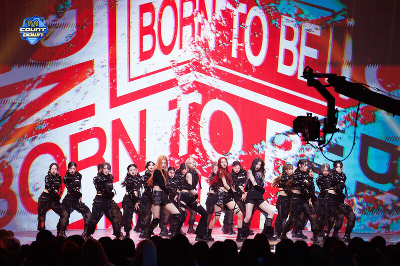 240111 ITZY - 'BORN TO BE' and 'UNTOUCHABLE' at M Countdown documents 19