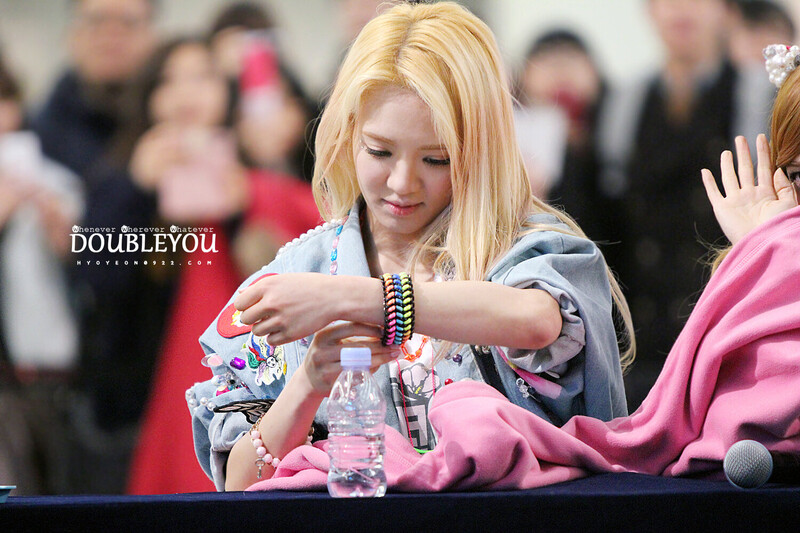 130126 Girls' Generation Hyoyeon at Yeongdon Times Square fansign event documents 17