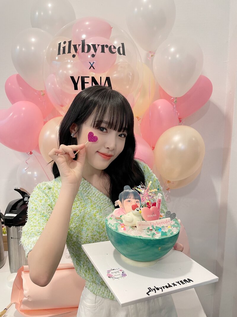 220616 Yuehua Entertainment Naver Update - YENA - lilybyred Behind The Scenes #1 documents 28