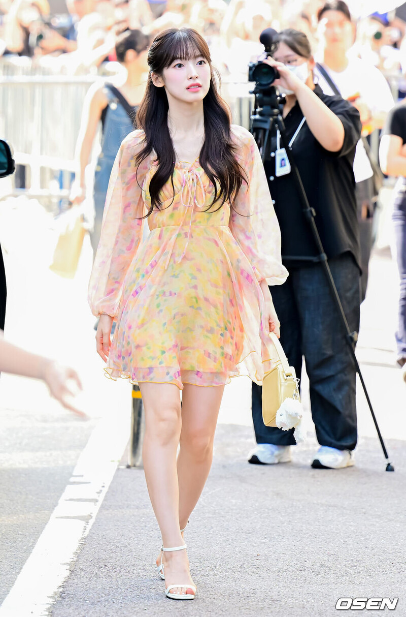 230804 Oh My Girl Arin at KBS Building for Music Bank Rehearsals documents 9