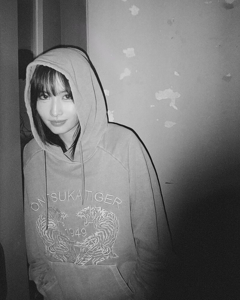 221201 TWICE Momo Instagram Update documents 1