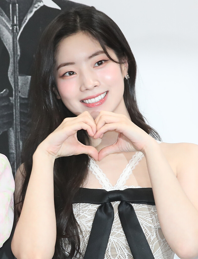 240830 Twice DAHYUN - 'Tantara JYP' photo wall event documents 1