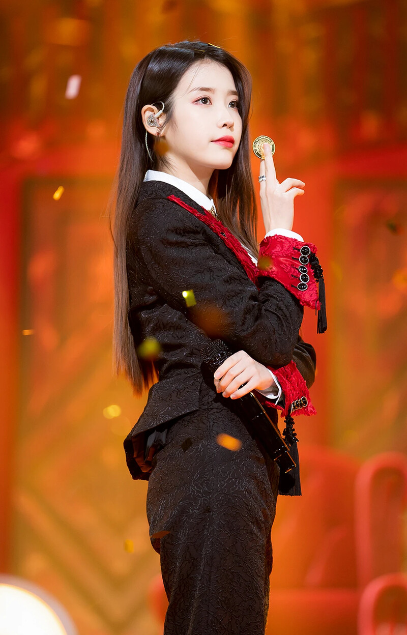 210328 IU - 'Coin' + 'LILAC' at Inkigayo documents 2