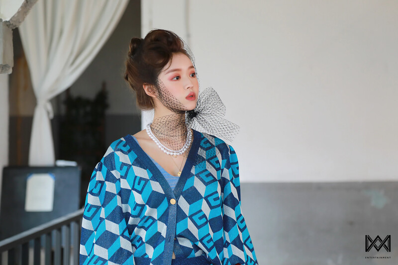 210430 WM Naver Post - OH MY GIRL's W Magazine Photoshoot Behind documents 14