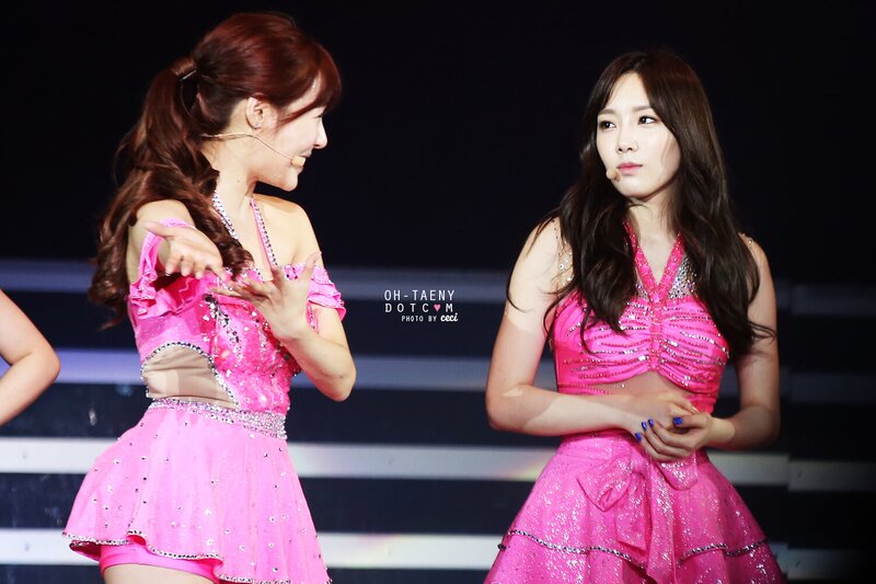 131109 Girls' Generation at Girls & Peace in Hong Kong documents 2