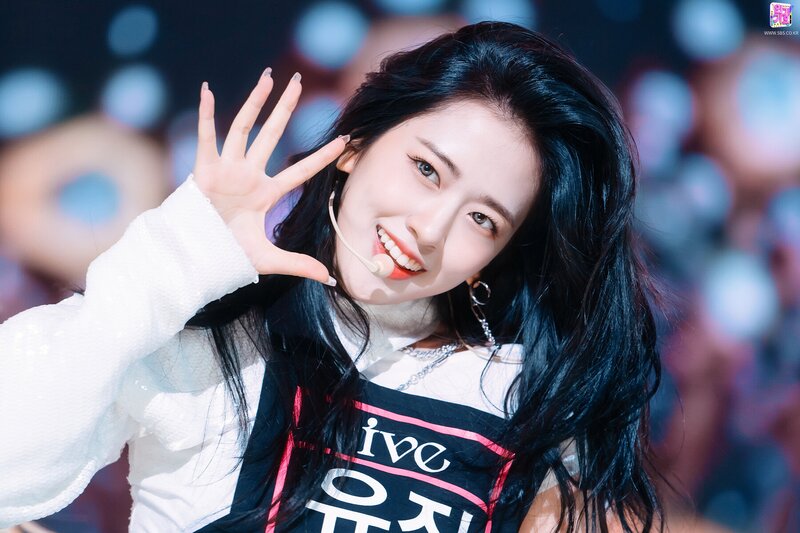 211212 IVE Yujin - "ELEVEN" at Inkigayo documents 6