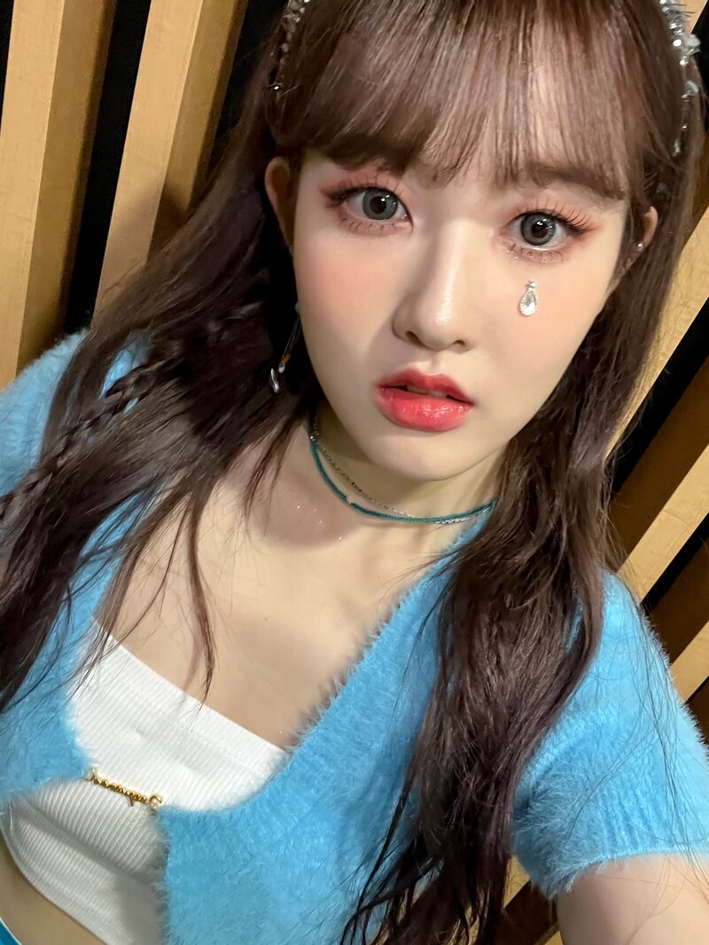220818 Hi-Up Naver Post - 'BEAUTIFUL MONSTER' Music Show Selca Collection #1 documents 2