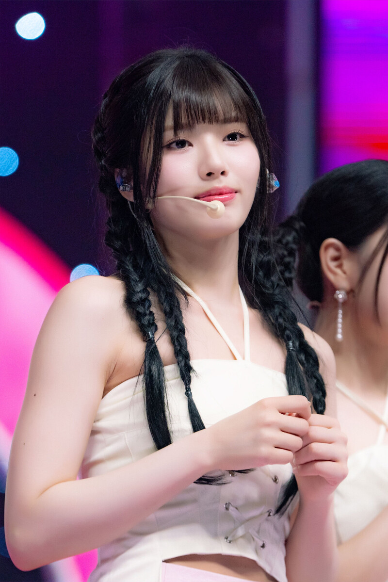 230611 fromis_9 Jiwon - ‘#menow’ at Inkigayo documents 5