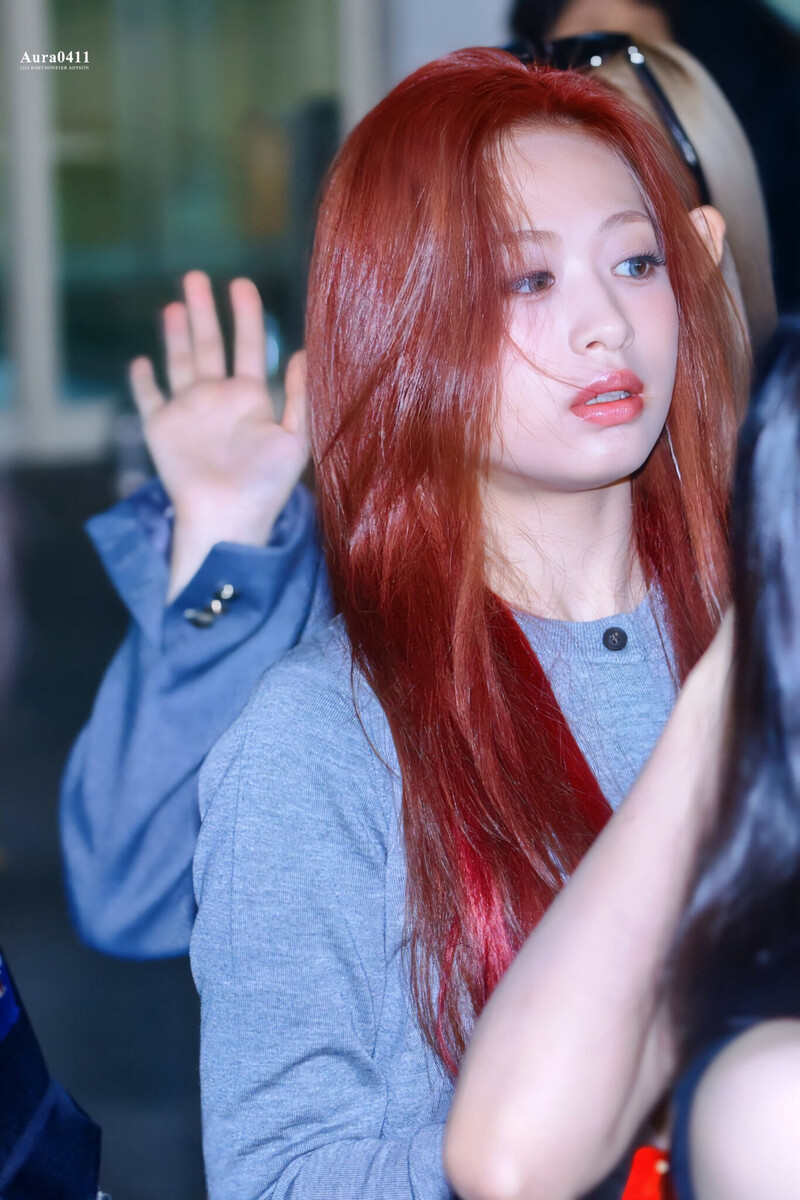 240610 AHYEON at Incheon International Airport documents 2