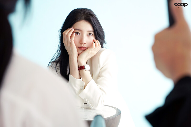 220812 SOOP Naver Post - Bae Suzy - Longines Photoshoot Behind documents 17