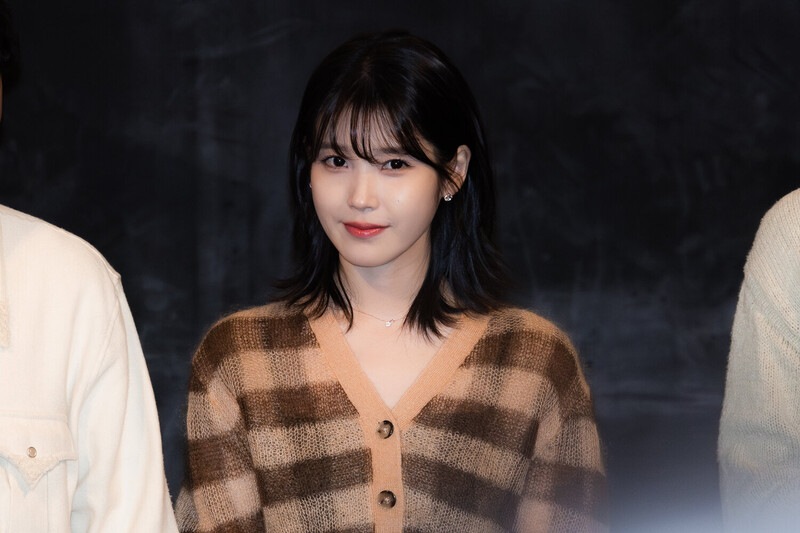 230430 IU 'Dream' Stage Greetings documents 5