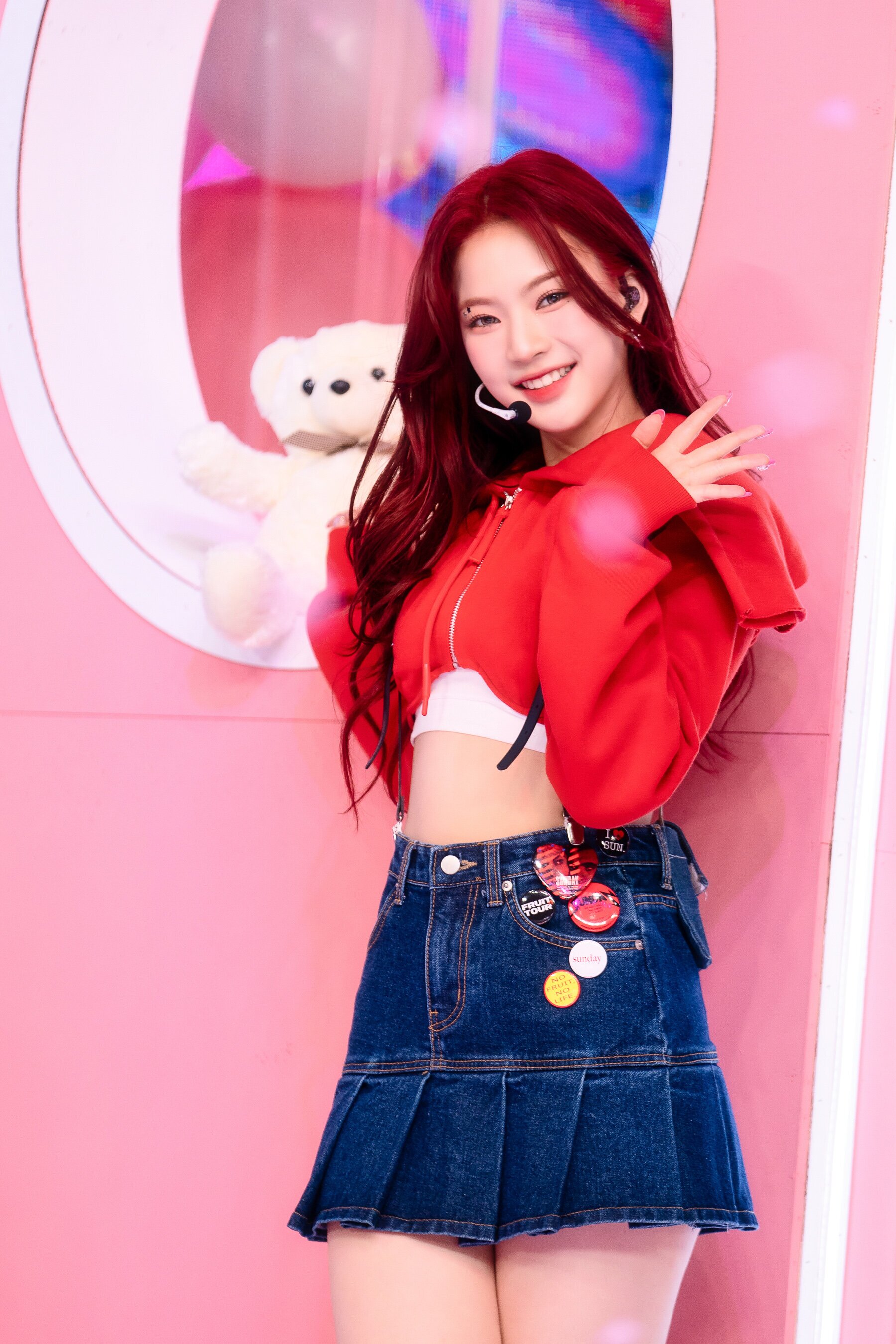 230219 STAYC Isa - 'Teddy Bear' at Inkigayo | kpopping