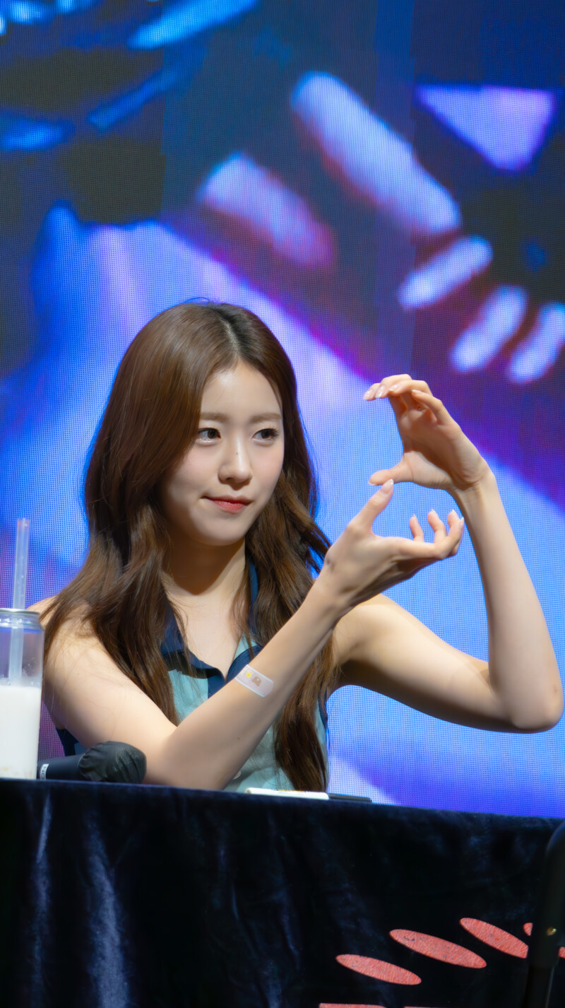 240831 WOOAH - WOOYEON at fansign event documents 10