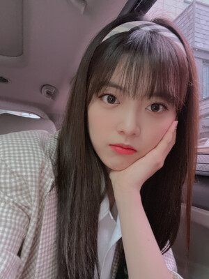 210604 Suyeon Twitter Update (Weki Meki)