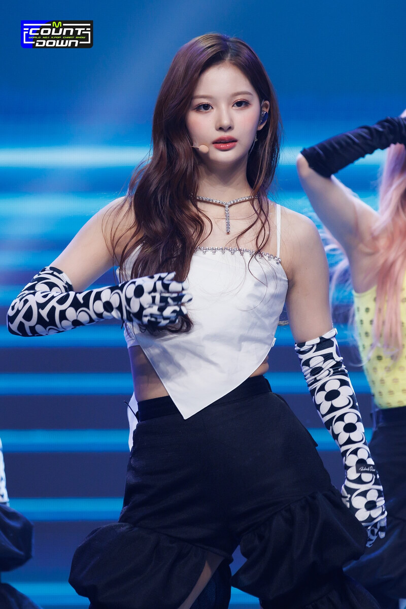 220331 NMIXX - 'TANK' at M Countdown documents 21