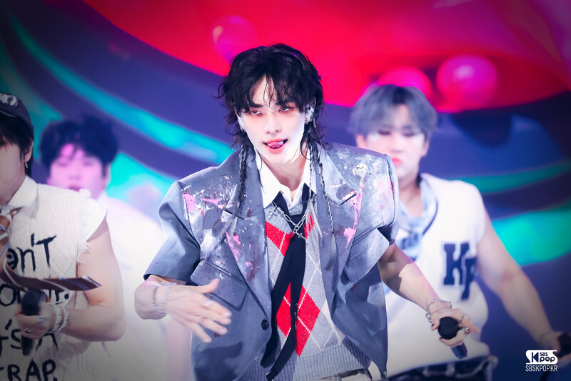 240811 StrayKids Hyunjin - 'JJAM' + 'Chk Chk Boom' at Inkigayo documents 4