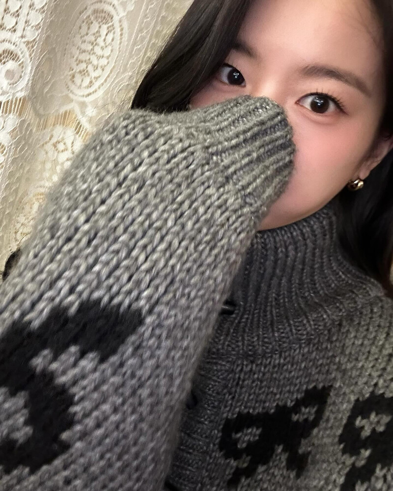 241201 Gyuri Instagram Update documents 4