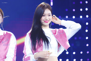 181123 Weki Meki Doyeon at MBN Hero Concert