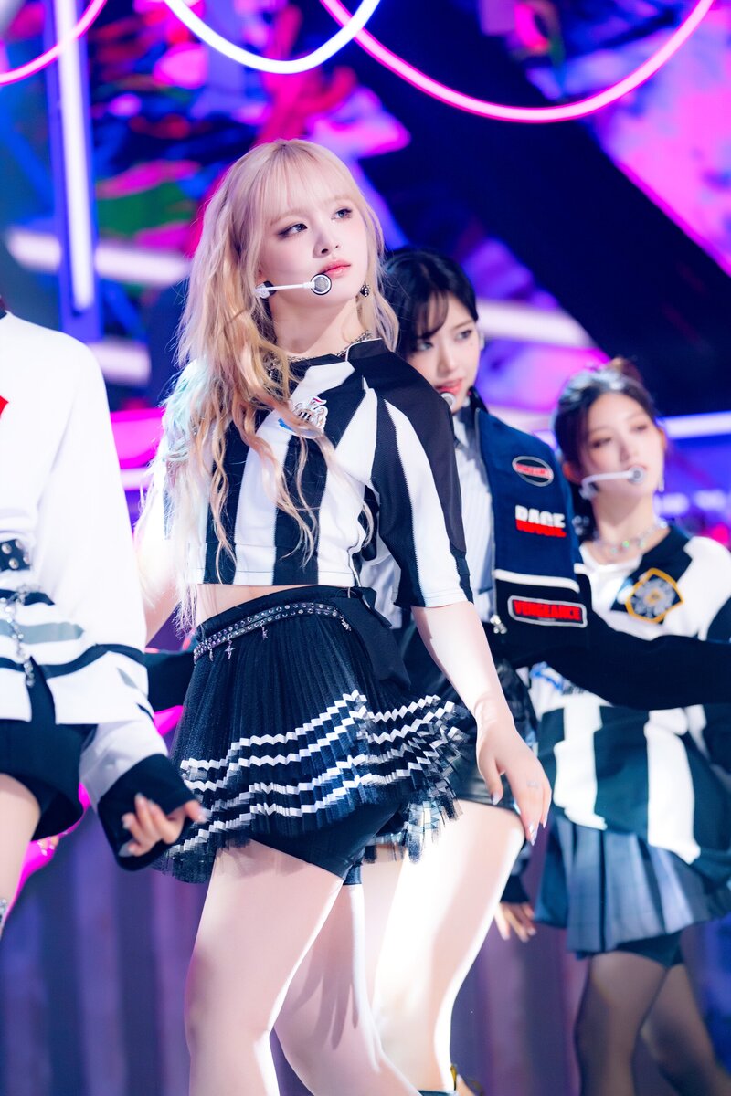 231025 IVE's Liz - 'Baddie' + 'Off the Record' at SBS INKIGAYO documents 2