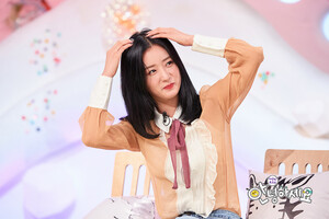 190927 Apink BOMI -  at 'Hello Counselor' Official Still Cuts