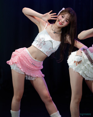 241110 WOOAH Nana - at  "WOOAH Japan 2nd Concert 'WOOAH-LAND AGAIN' in Osaka, Japan"