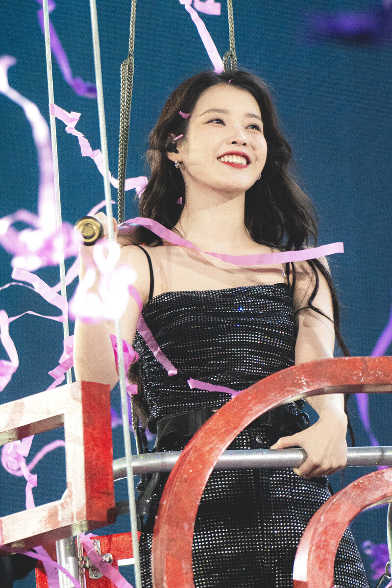 240921 IU - HEREH World Tour Concert Encore: The Winning in Seoul Day 1 documents 9