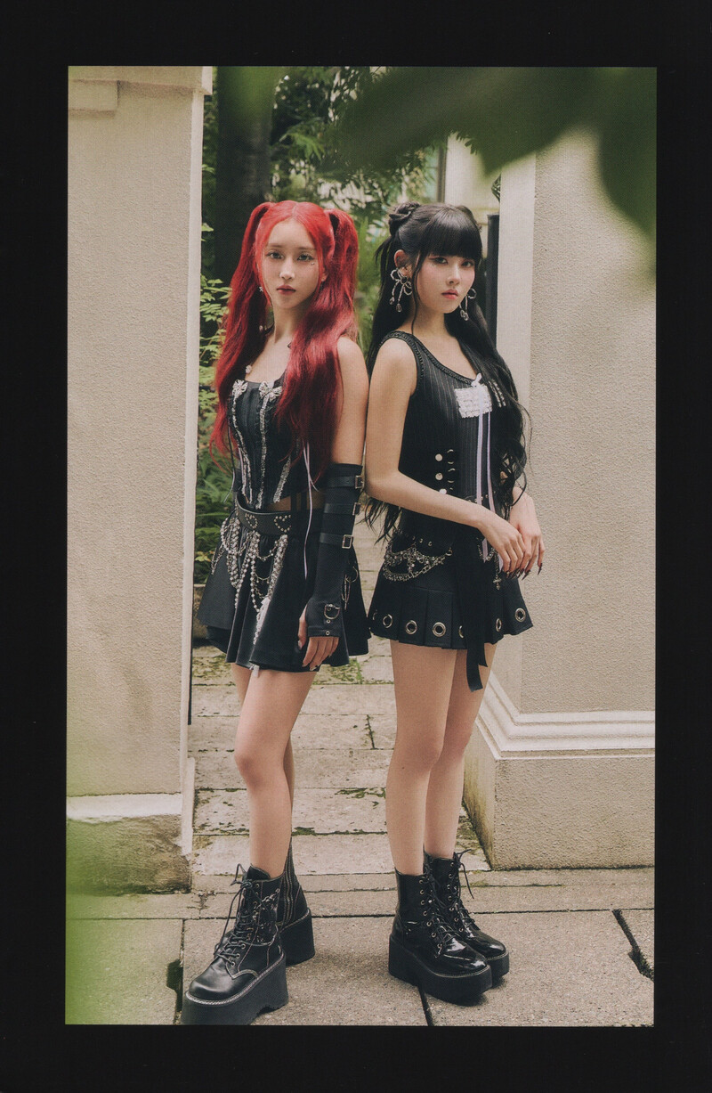 STAYC - Japan 4th Single 'MEOW / Cheeky Icy Thang - Japanese Ver.' (Scans) documents 18