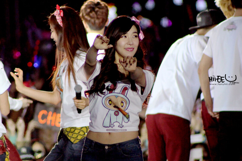 131019 Girls' Generation Tiffany at SMTOWN Concert in Beijing documents 5