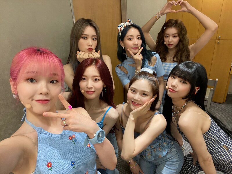 210527 OH MY GIRL SNS Update at M Countdown documents 1
